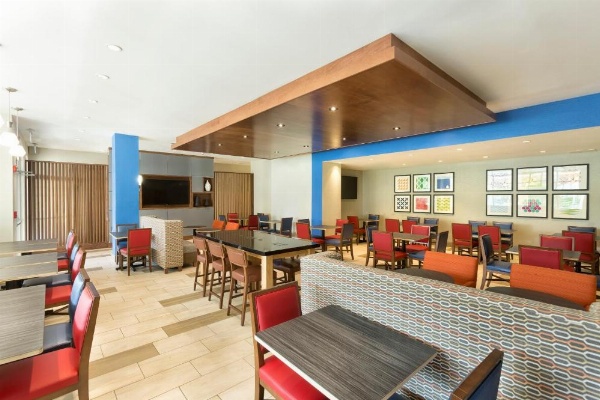 Holiday Inn Express & Suites S Lake Buena Vista image 26